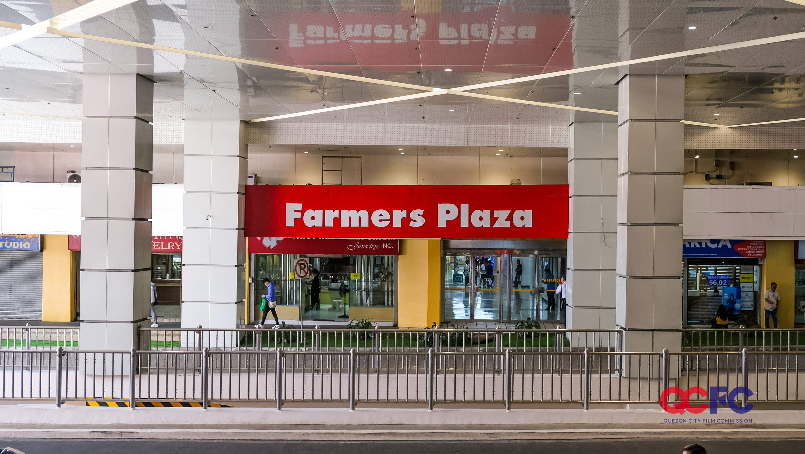 Farmers Plaza
